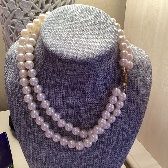 Double Strand of Faux White Pearls Approx. 9 mm - Picture 3 of 6